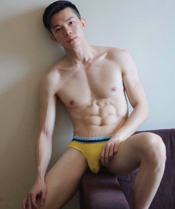 hot male 275 (18+)