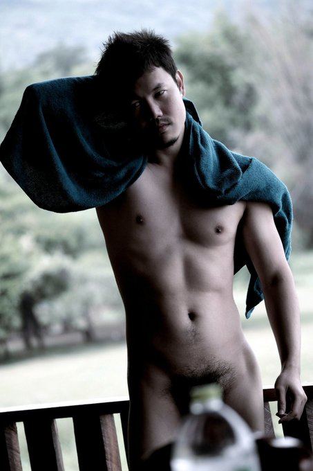 hot male 275 (18+)