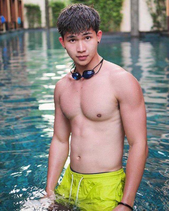 hot male 275 (18+)