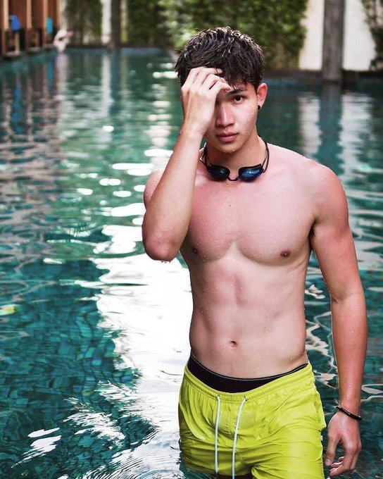 hot male 275 (18+)