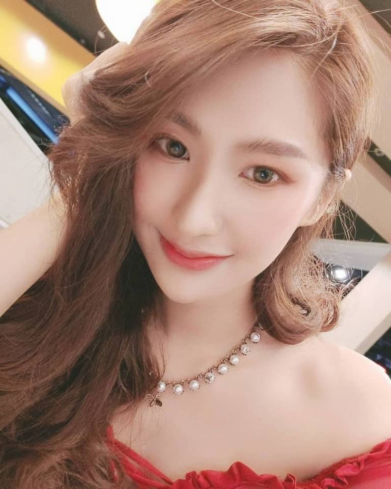 เมย์ สิรินทร์ คณะนิเทศศาสตร์