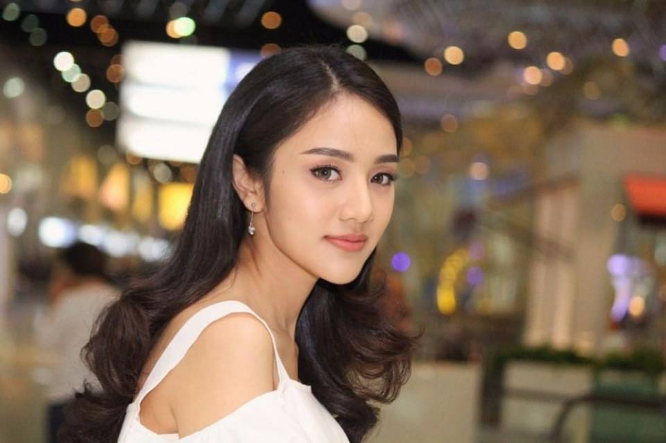 เจด้า ศรัณย่า คณะมนุษยศาสตร์