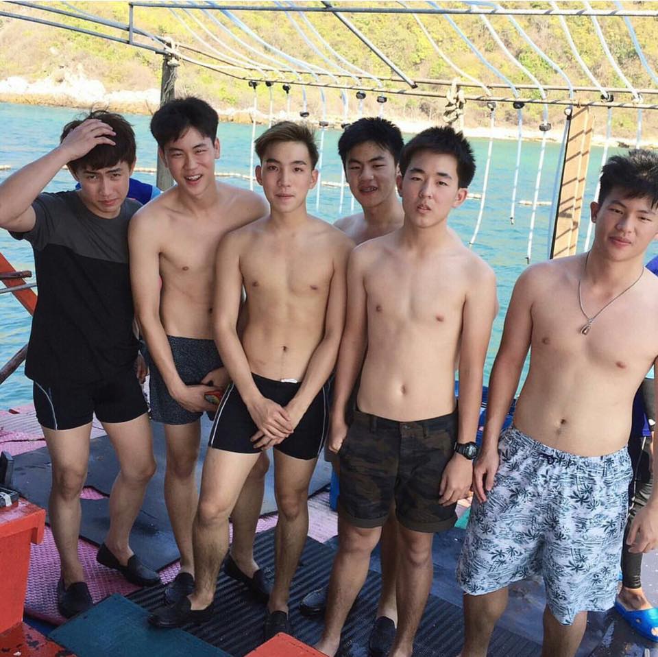 ที่รักคุณจะเอาเพื่อนมารุมฉันไม่ได้นะคะ ไม่นะคะ!! อย่าค่ะ พวกบ้า!! โอ้ย! 2,385