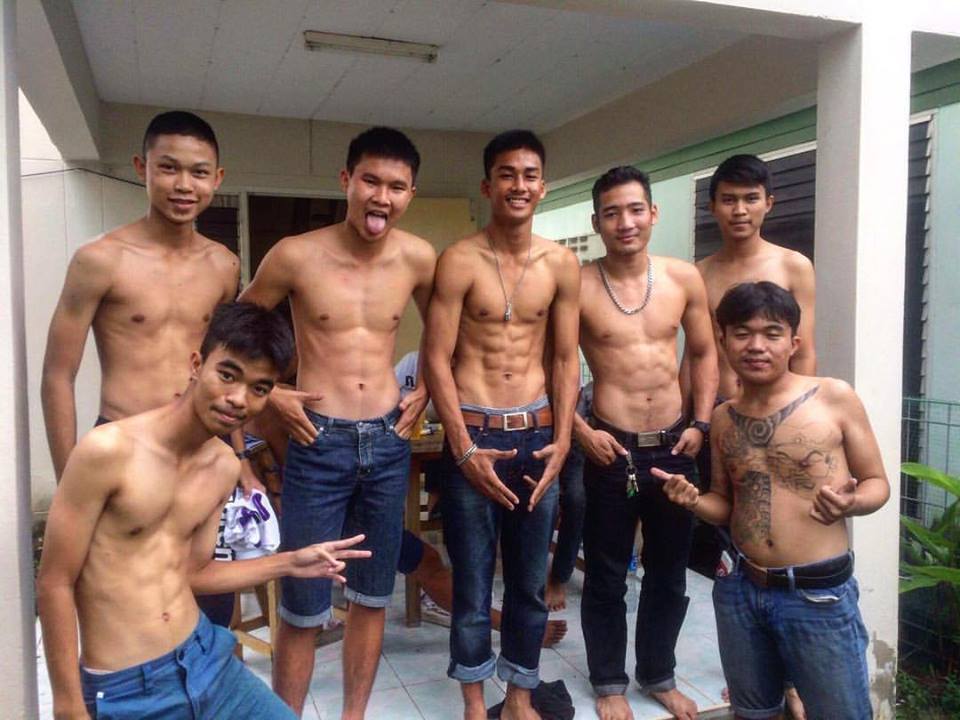 ที่รักคุณจะเอาเพื่อนมารุมฉันไม่ได้นะคะ ไม่นะคะ!! อย่าค่ะ พวกบ้า!! โอ้ย! 2,385