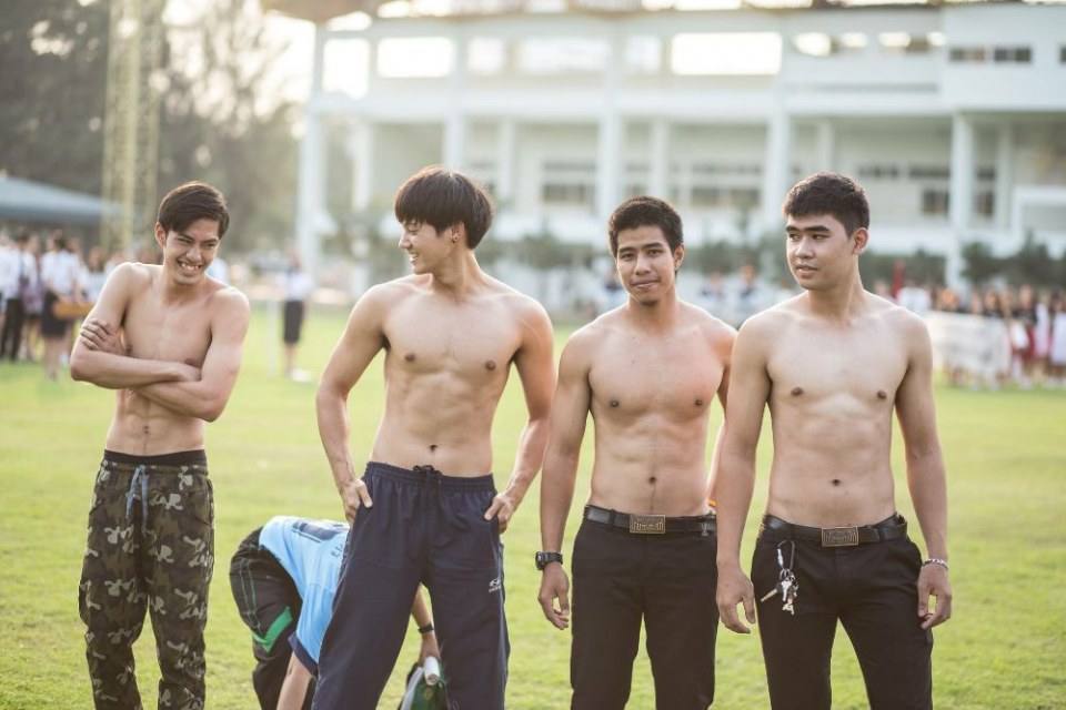 ที่รักคุณจะเอาเพื่อนมารุมฉันไม่ได้นะคะ ไม่นะคะ!! อย่าค่ะ พวกบ้า!! โอ้ย! 2,385