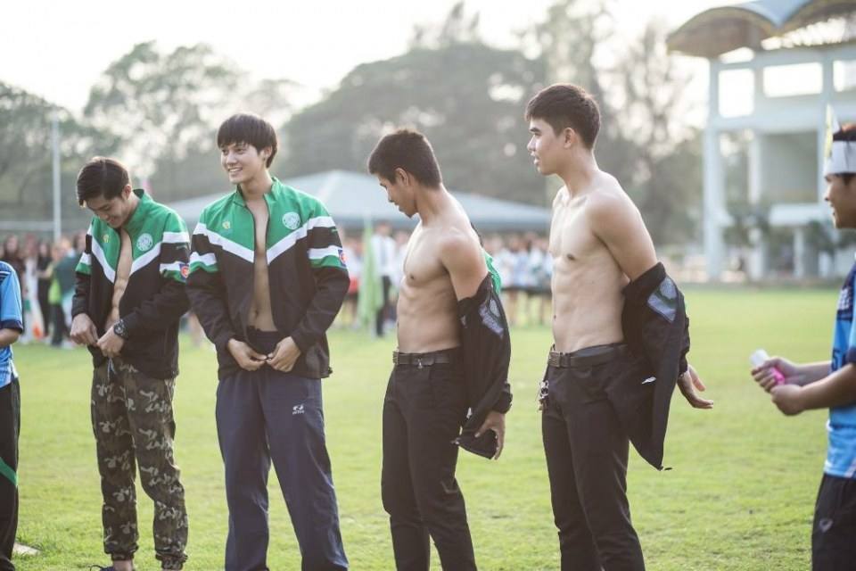 ที่รักคุณจะเอาเพื่อนมารุมฉันไม่ได้นะคะ ไม่นะคะ!! อย่าค่ะ พวกบ้า!! โอ้ย! 2,385