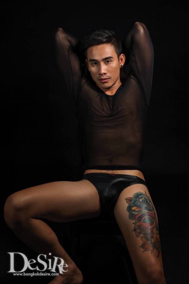 หนุ่มเซ็กซี่มีรอยสัก