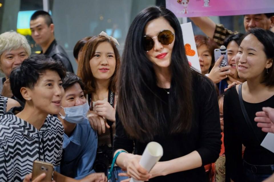 ใครเคยเห็น ฟ่านปิงปิง ตัวจริงบ้าง ตอนนี้บุกเมืองไทยแล้วคะ