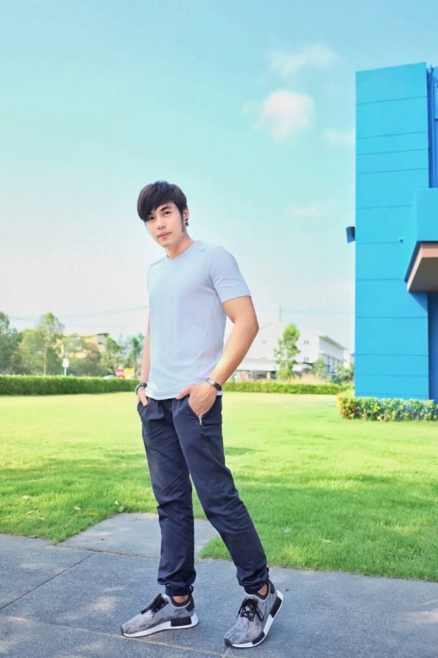 แข่งกันโพสต์ 2,387