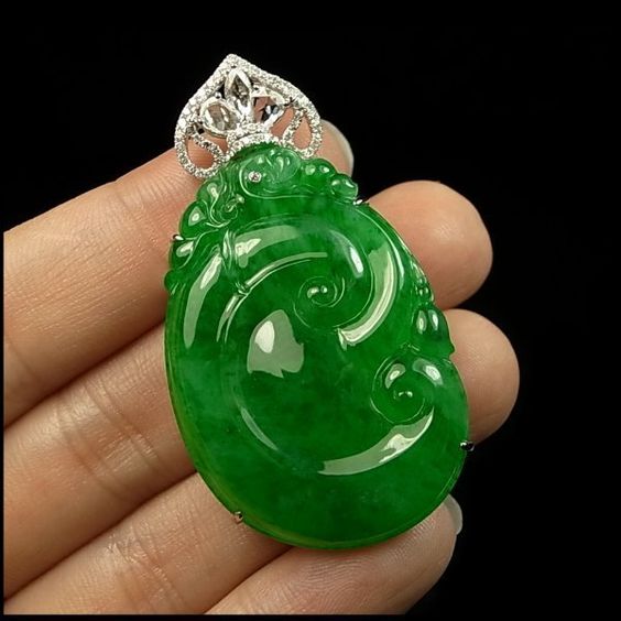 หยก (Jade) เจ้าแห่งหินมีค่าทั้งมวล