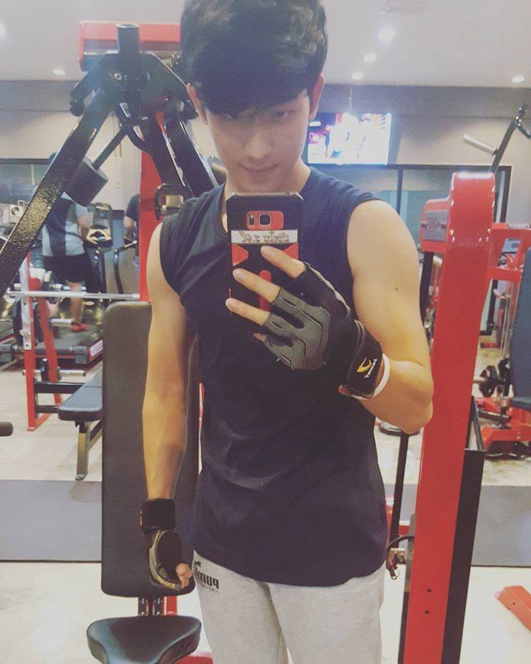 น้องปู้ กิตติพงษ์ ขาวๆใสๆ หุ่นน่ากิน