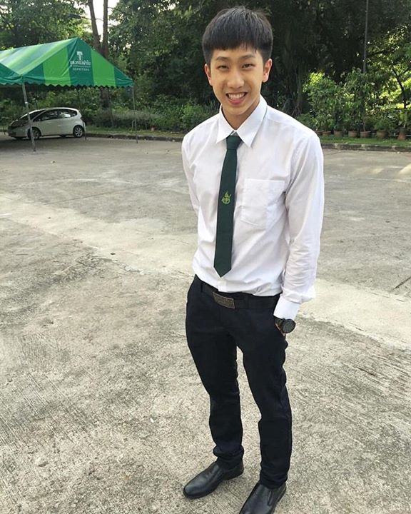 แต่งตัวไม่เรียบร้อยโดนตีนะคะ 2,396