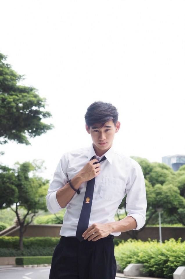แต่งตัวไม่เรียบร้อยโดนตีนะคะ 2,396