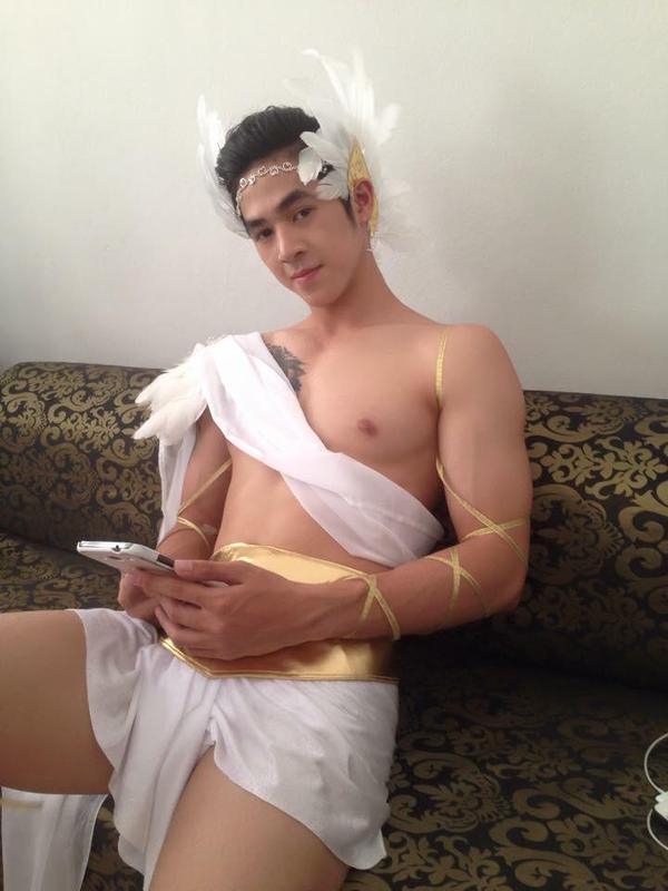 จัดขบวนพาเหรด 2,397