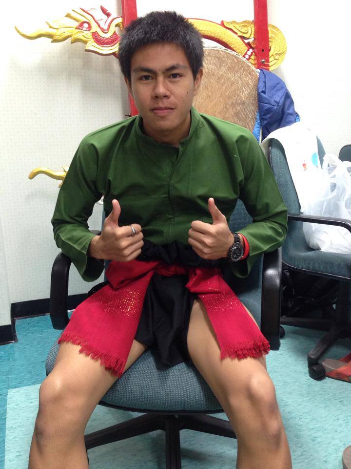 จัดขบวนพาเหรด 2,397