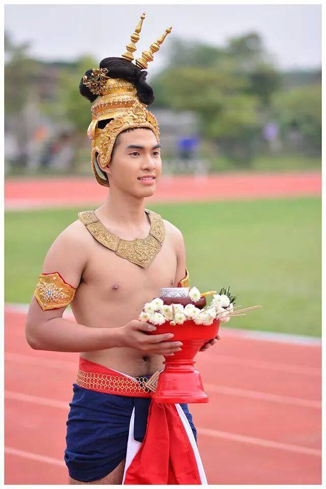 จัดขบวนพาเหรด 2,397