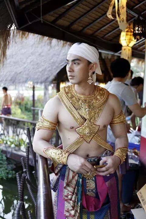 จัดขบวนพาเหรด 2,397
