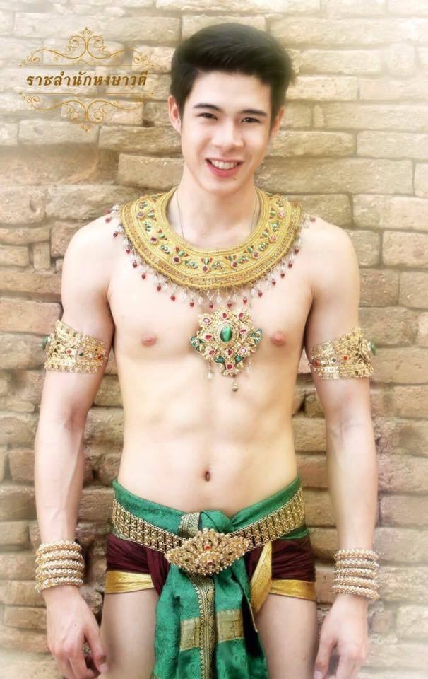จัดขบวนพาเหรด 2,397