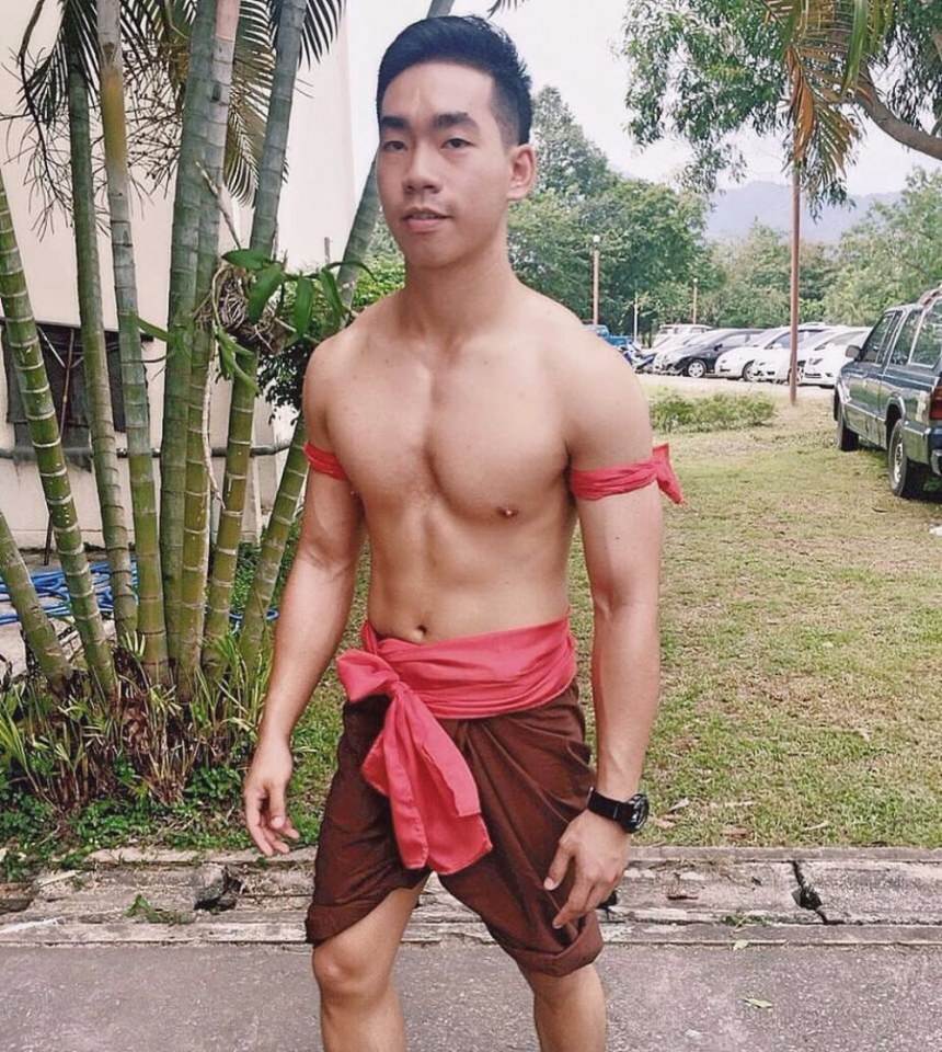 จัดขบวนพาเหรด 2,397