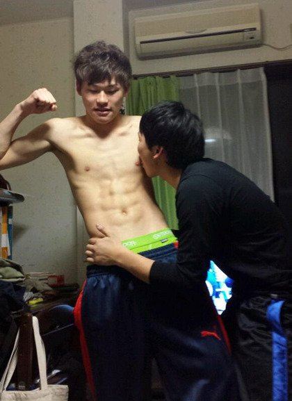 ผู้ชายเล่นอะไรกันก็ไม่รู้ค่ะพี่ตา 2,402
