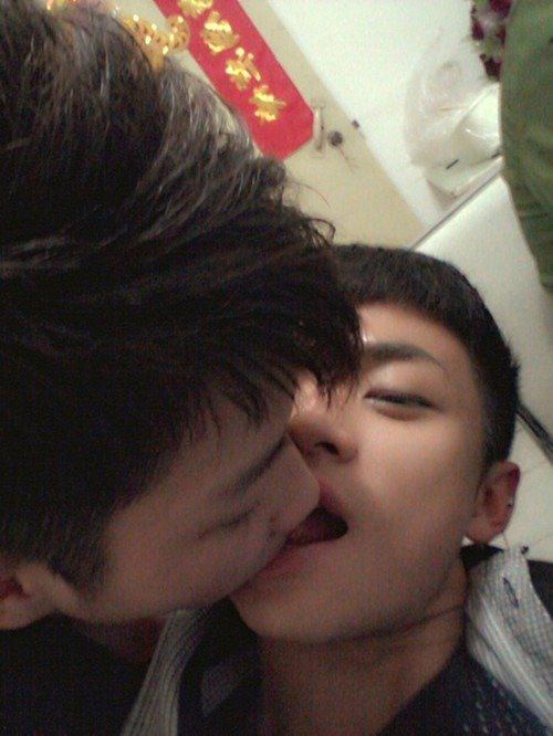 ผู้ชายเล่นอะไรกันก็ไม่รู้ค่ะพี่ตา 2,402