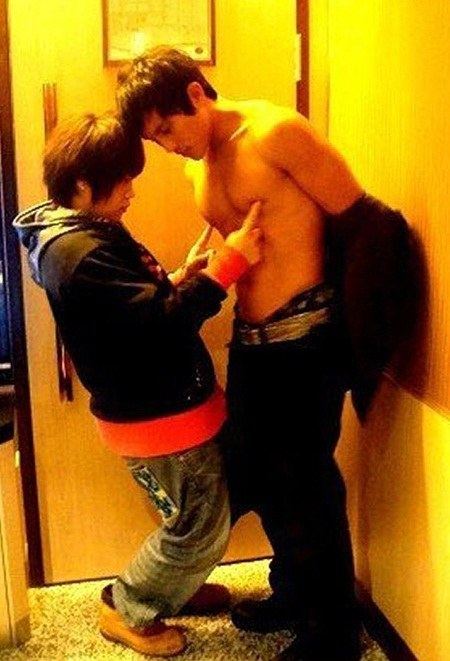 ผู้ชายเล่นอะไรกันก็ไม่รู้ค่ะพี่ตา 2,402