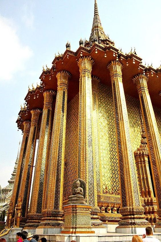 ความยิ่งใหญ่ ของ ไทย กับ พระบรมมหาราชวัง หรือพระราชวังพระนคร