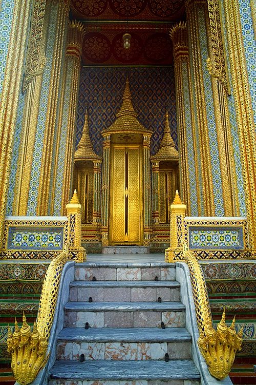 ความยิ่งใหญ่ ของ ไทย กับ พระบรมมหาราชวัง หรือพระราชวังพระนคร