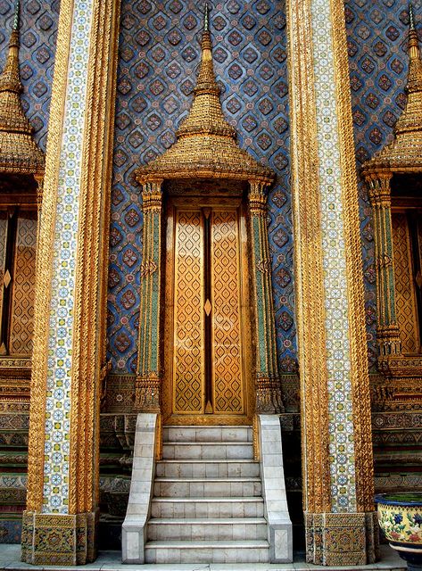 ความยิ่งใหญ่ ของ ไทย กับ พระบรมมหาราชวัง หรือพระราชวังพระนคร