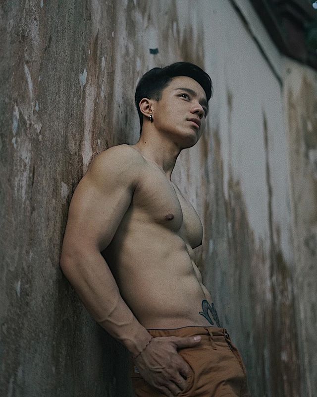 แอบมองสามี