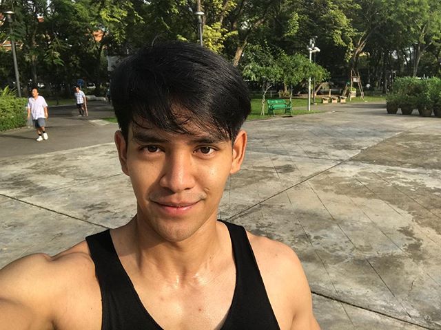 แอบมองสามี
