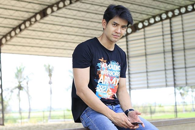 แอบมองสามี