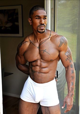 Man Crush of the Day: Football player Justin Tryon