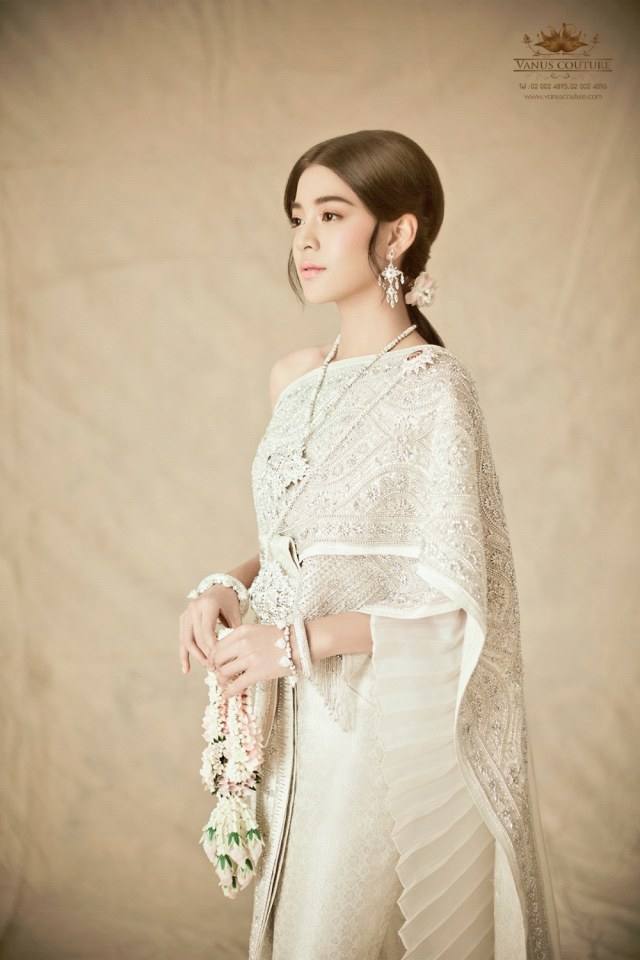 สายป่าน อภิญญา งดงามแบบไทยเสมือนดั่งนางอัปสรสวรรค์