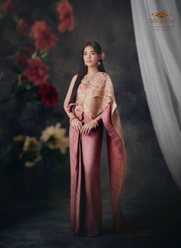 สายป่าน อภิญญา งดงามแบบไทยเสมือนดั่งนางอัปสรสวรรค์