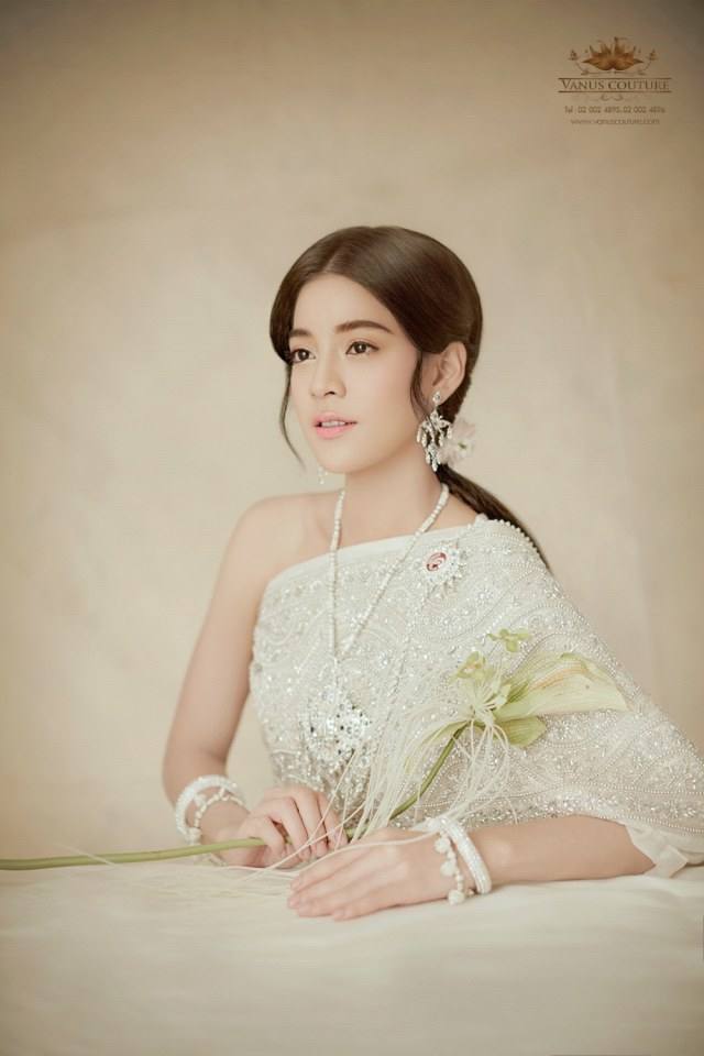สายป่าน อภิญญา งดงามแบบไทยเสมือนดั่งนางอัปสรสวรรค์