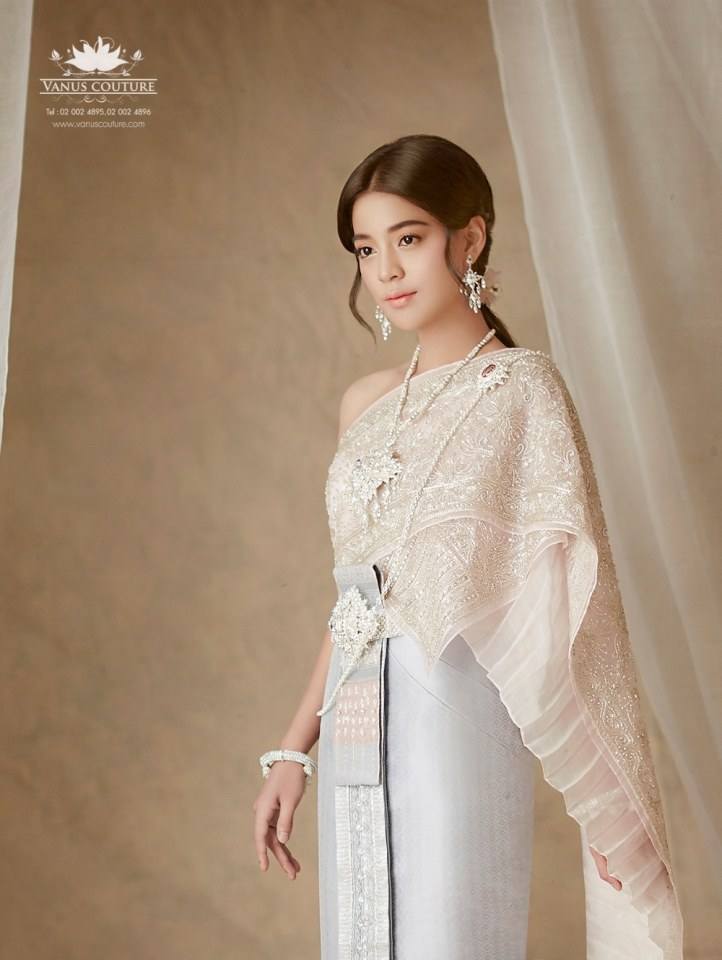สายป่าน อภิญญา งดงามแบบไทยเสมือนดั่งนางอัปสรสวรรค์