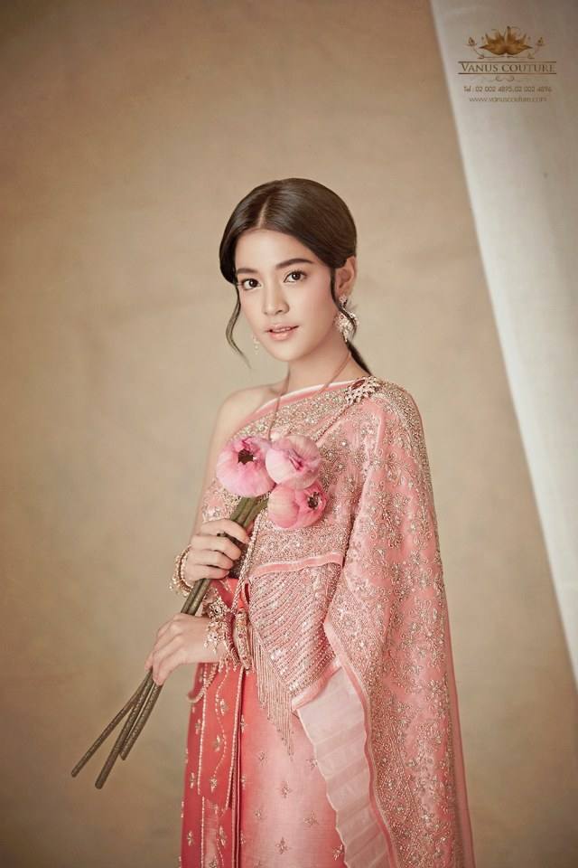 สายป่าน อภิญญา งดงามแบบไทยเสมือนดั่งนางอัปสรสวรรค์