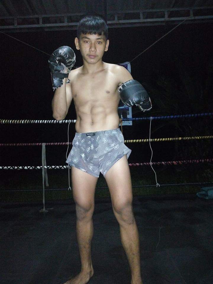 เลียยันไข่