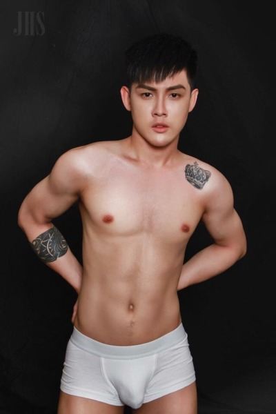 hot male 279 (18+)
