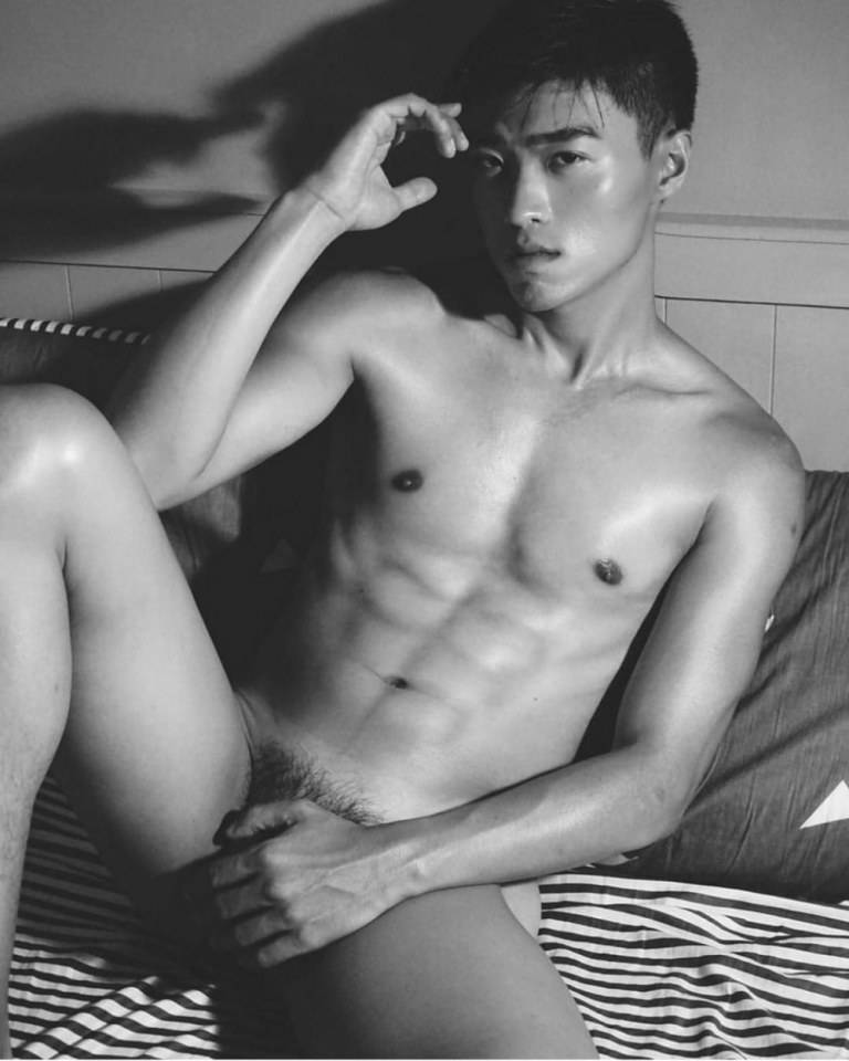hot male 279 (18+)