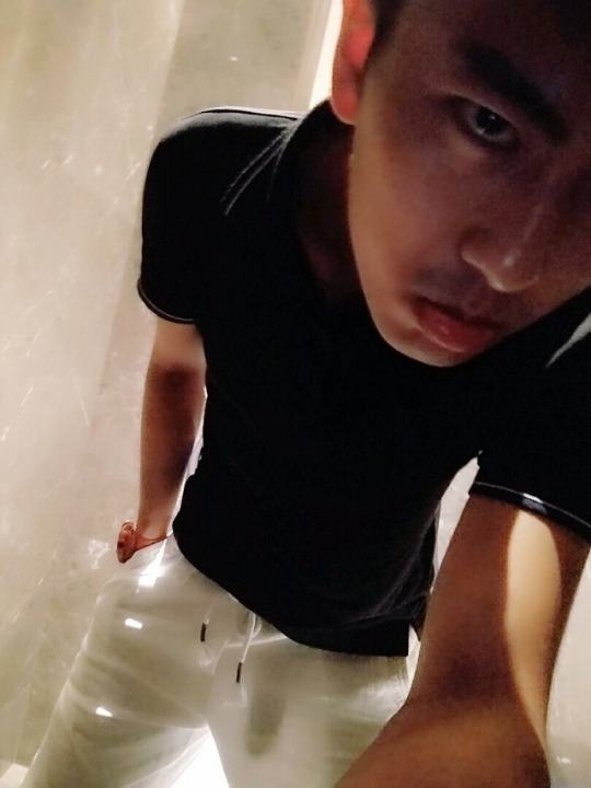 hot male 279 (18+)