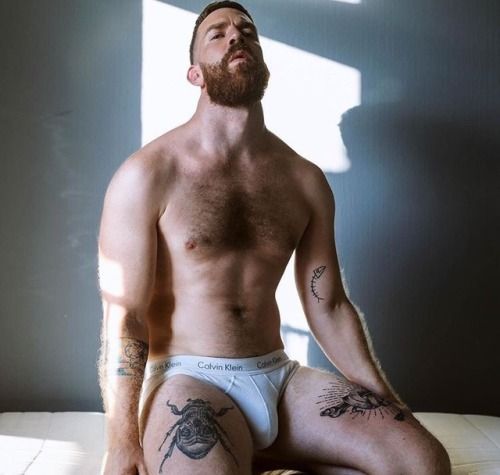 hot male 280 (18+)