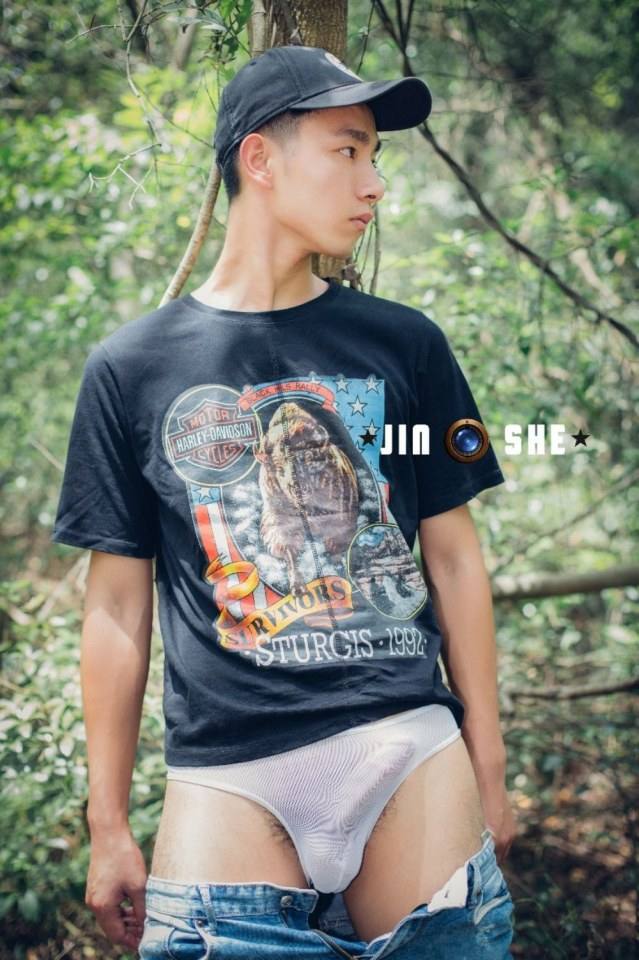hot male 281 (18+)