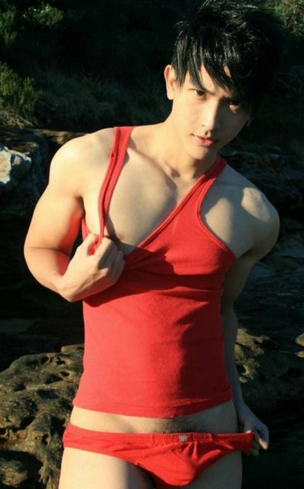 hot male 281 (18+)