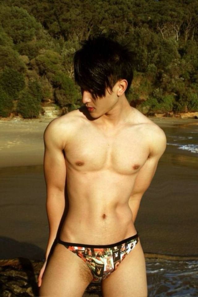 hot male 281 (18+)