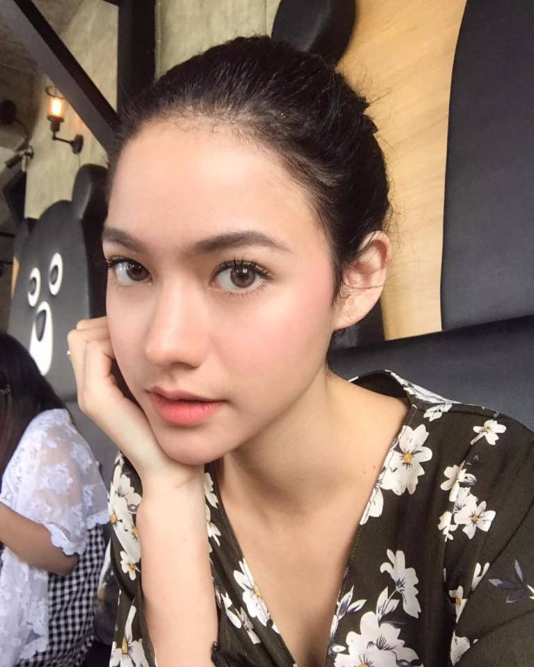 นนนี่ ณัฐชา คณะบริหารธุรกิจ