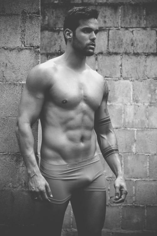 hot male 282 (18+)