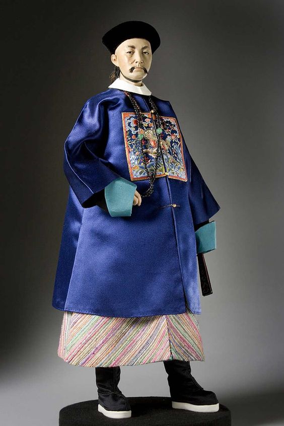 ฉลองพระองค์ฮ่องเต้: เสื้อคลุมมังกรและสัญลักษณ์แห่งองค์จักรพรรดิ