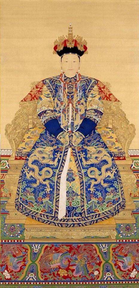 ฉลองพระองค์ฮ่องเต้: เสื้อคลุมมังกรและสัญลักษณ์แห่งองค์จักรพรรดิ